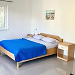 Paradise Apartments - Robinson Getaway