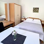 Paradise Apartments - Robinson Getaway